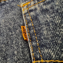Load image into Gallery viewer, Vintage Levis 505 Orange Tab Jeans Relaxed Fit Straight Size 34in x 32in
