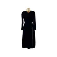 Load image into Gallery viewer, Mollie Parnis Boutique 1960s Long Black Velvet Dress Size XS-XXS
